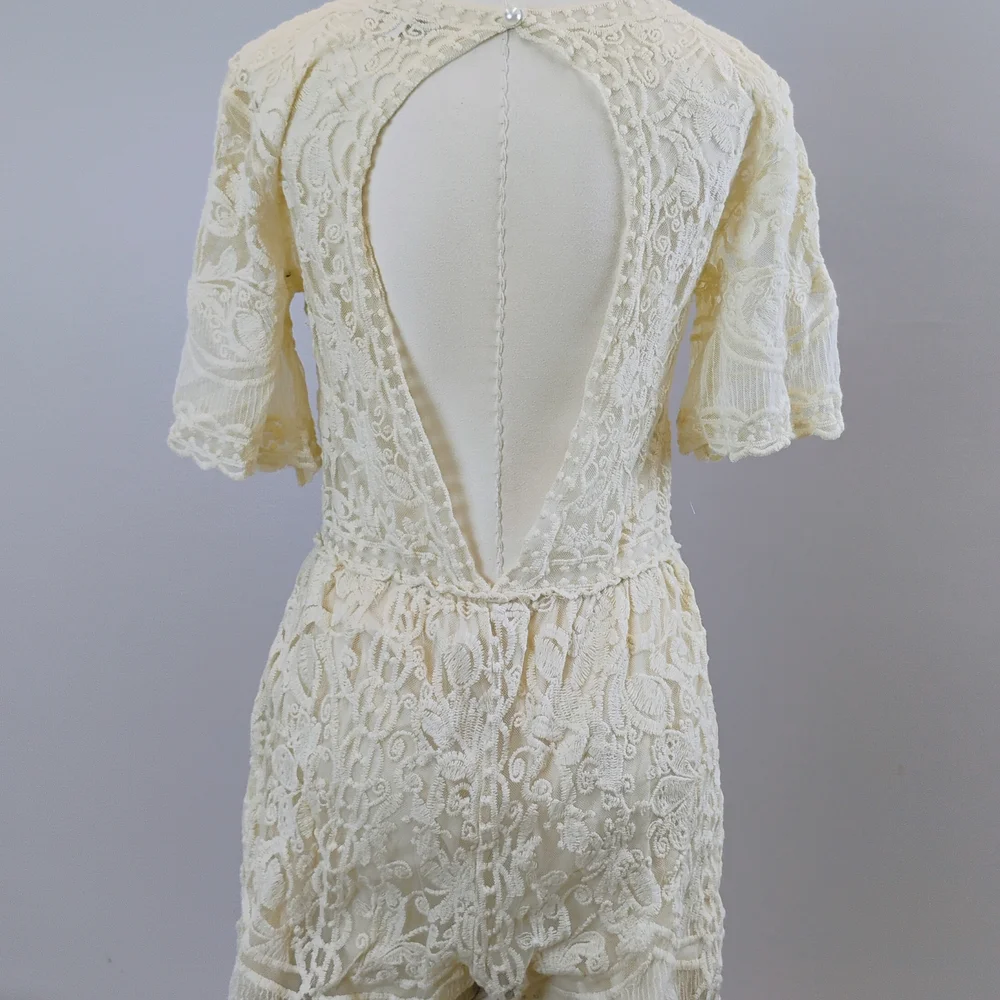 Source Unknown Cream Lace Romper